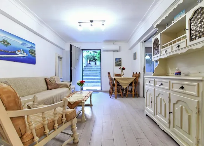 Best Neighbourhood Apartment In Athens Near Metro Station & Hospitals