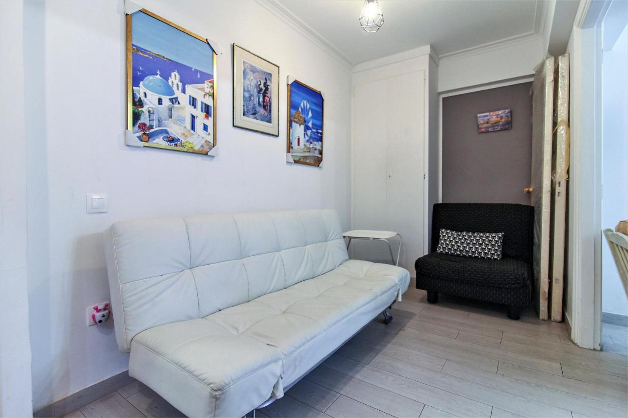 Apartment Neighbourhood In Near Metro Station & Hospitals *